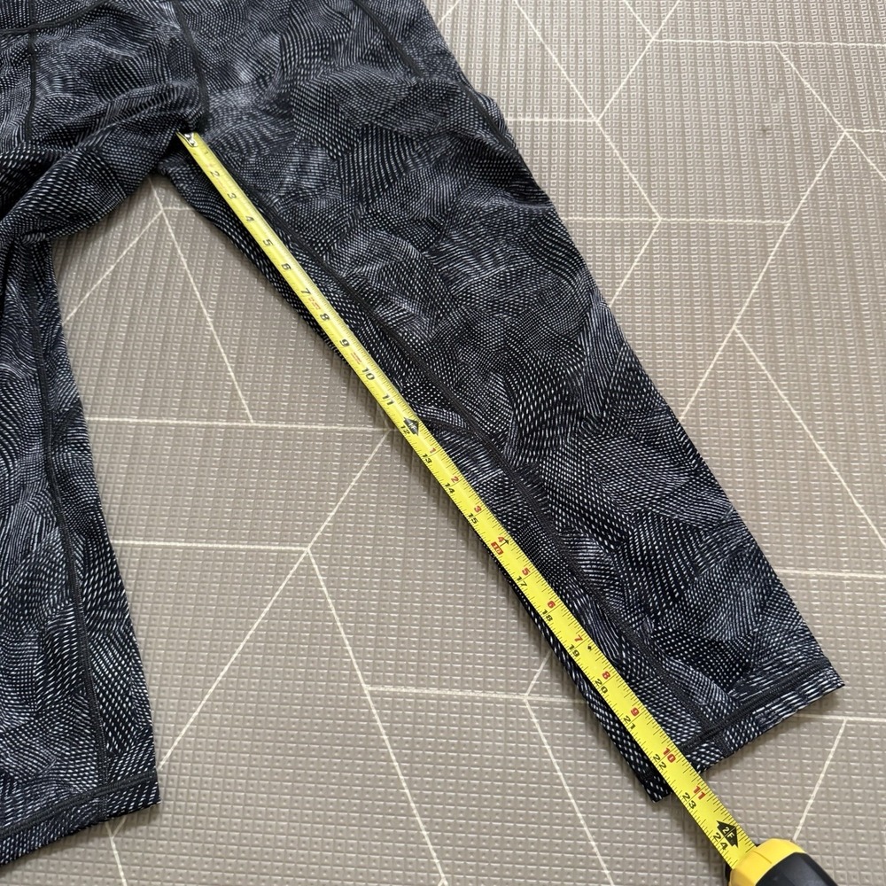 Lululemon Time To Sweat Crop 23" Size 10 Velocity‎ Mesh Black LW6AX8S Pockets! - Picture 9 of 9